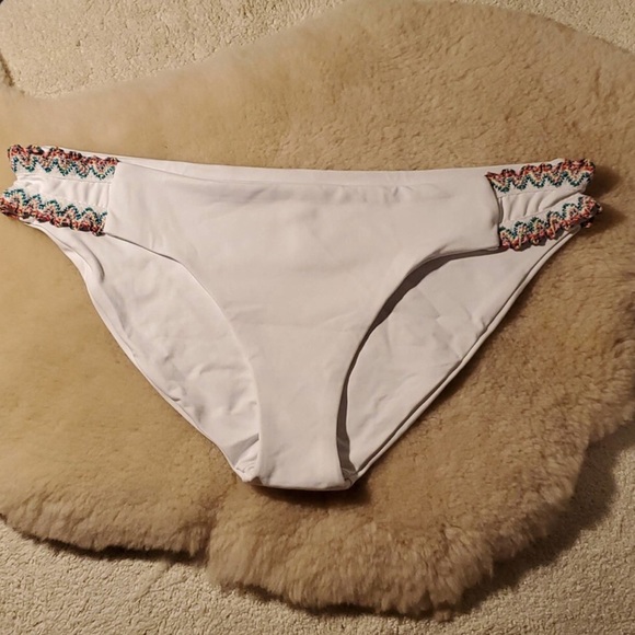 NEW BECCA by Rebecca Virtue Mardi Gras Crochet White Bikini Bottom XL - Picture 4 of 5